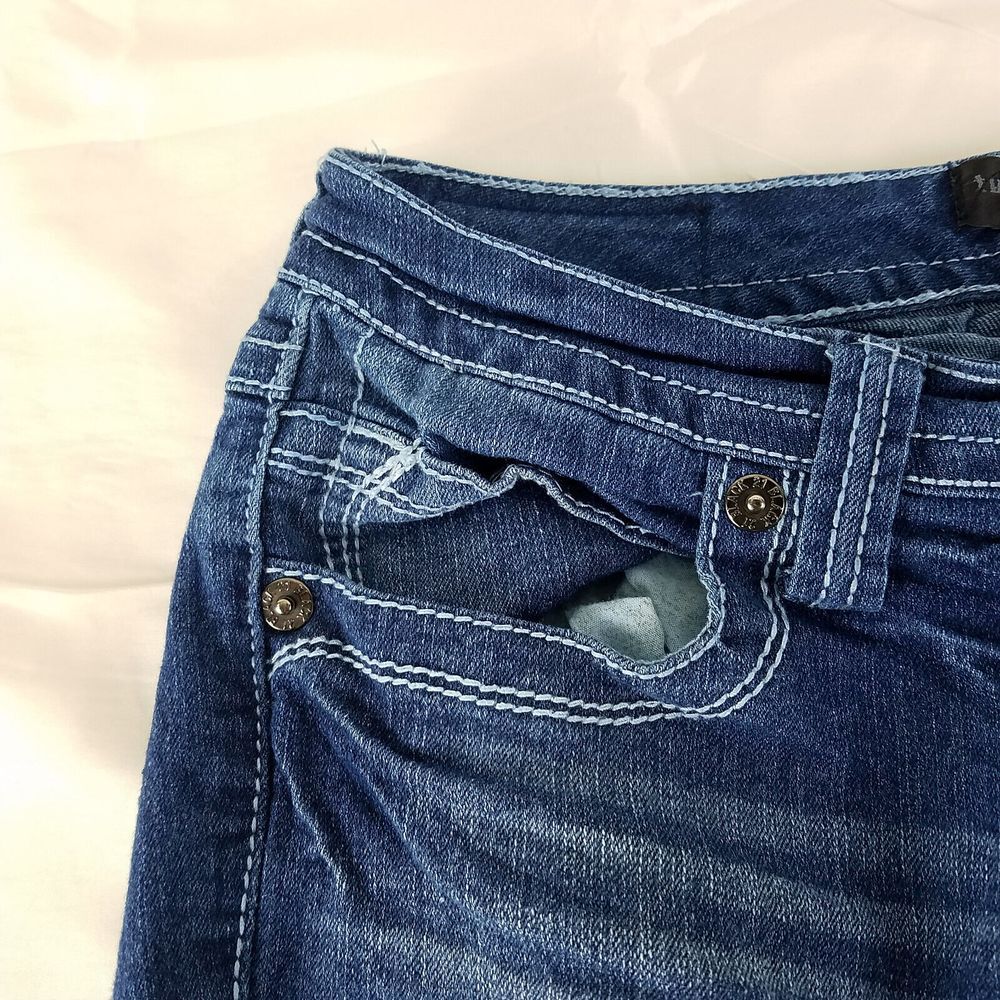 Twenty One Black Jeans Juniors 9 Blue Low Rise Curvy Flare Distressed Denim - Picture 12 of 16